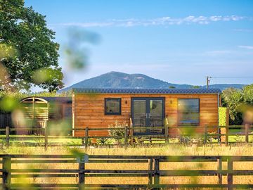 Abberley shepherd's hut