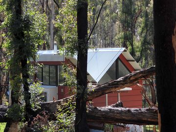 Premium self contained luxury cabin. double shower, spa bath and king bed.