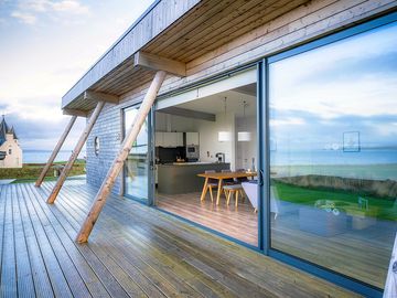 Living room opening out onto the deck