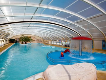 Covered swimming and paddling pool (added by manager 22 Jan 2016)