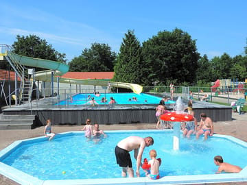 Swimming pool and kids' pool (added by manager 08 Apr 2019)