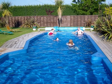 Heated outdoor pool (added by manager 02 Sep 2014)