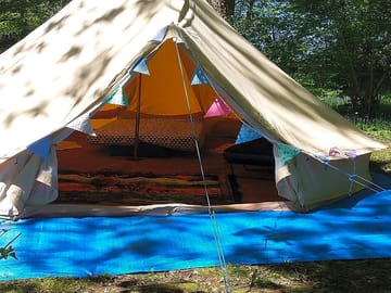 Bell tent (added by manager 24 Nov 2020)