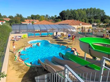 View over the pool and slides (added by manager 11 May 2021)