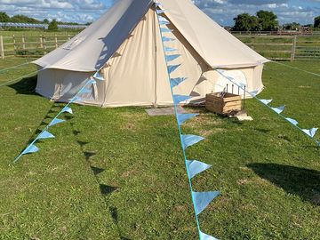 Six-metre bell tent (added by manager 31 May 2022)