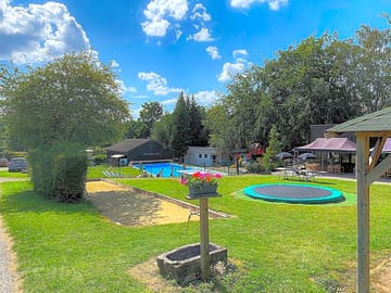 Trampoline and swimming pool (added by manager 13 Sep 2022)