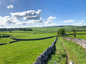 Nearby bridleway (added by manager 20 Apr 2023)