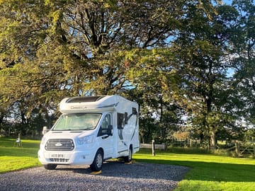 Motorhome on hardstanding pitch (added by visitor 05 Oct 2020)