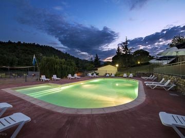 Dusk falls over the pool (added by manager 25 Oct 2017)