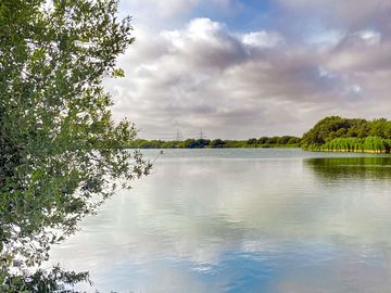 Lake on site (added by manager 12 Aug 2022)