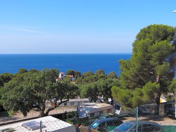 Looking over the site towards the Mediterranean (added by manager 29 Jan 2020)
