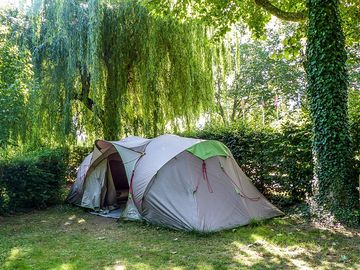 Pitches nicely shaded by trees (added by manager 17 Aug 2022)