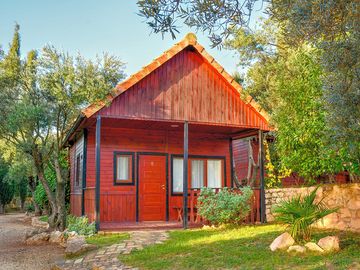 Bungalow with small lawn