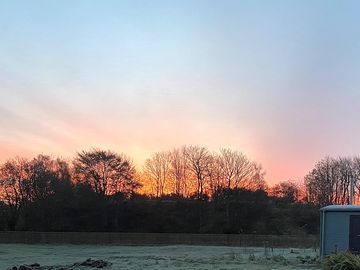 Sun rise at Auld Broadlie Aire