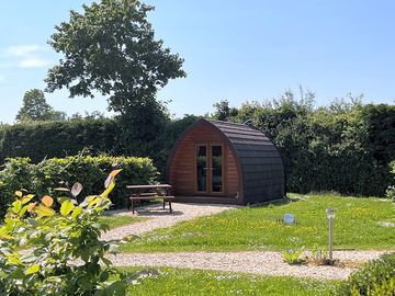 Cosy spacious double bedded glamping pod