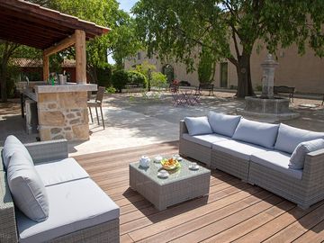 Bar with outdoor seating
