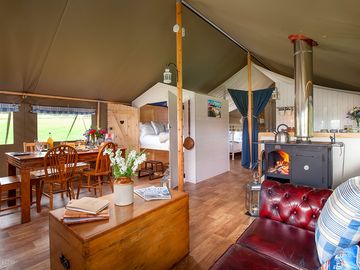 Lounge and dining area