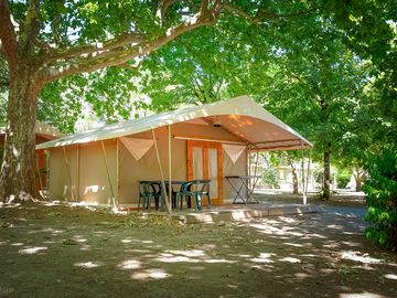 Bungalow with covered terrace and fully equipped kitchen