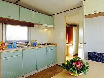 Mobile home cooking area