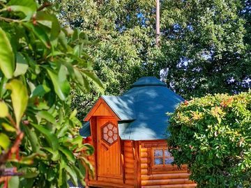Hobbit hut exterior