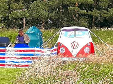 Non-electric tent pitch