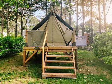 Exterior Moera tent