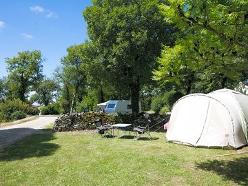 Green pitch at campsite Domaine de la Faurie