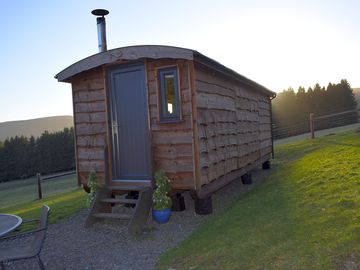 Badgers 2 bedroom shepherd's hut