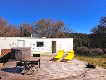 The owlet has a hot tub, barbecue and fire pit