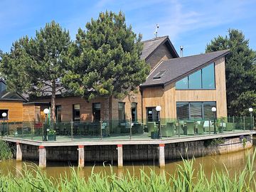 Bar/club house