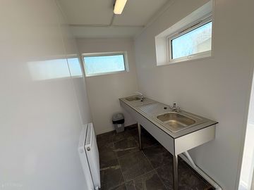 Washing up room