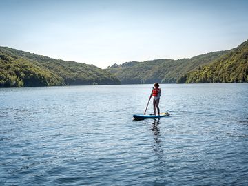 Camping sunêlia la source activités paddle sur le lac