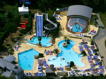 Campsite waterpark with heated pool, covered pool, recreational area