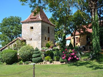 The picturesque pigeon house on the campsite.