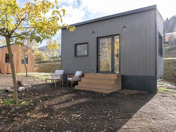 Exterior crest cabin