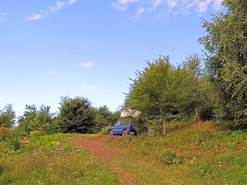 In dry weather not difficult to access. In wet weather 4x4 drive is preffered