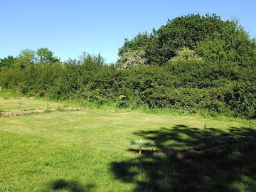 Eight-person grass tent pitch