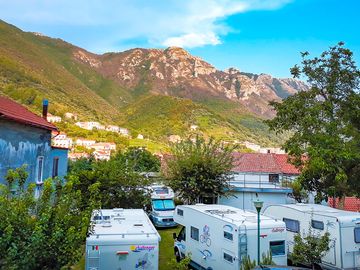 Motorhome pitches with a view of the mountains