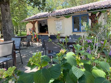 Snack bar