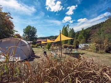 Electric tent pitch