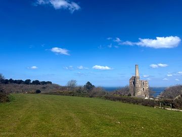 Sea views and wheal friendly engine house