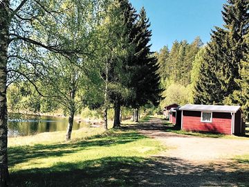 A cabin with lake views