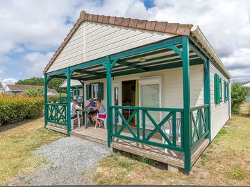 Chalet with covered terrace