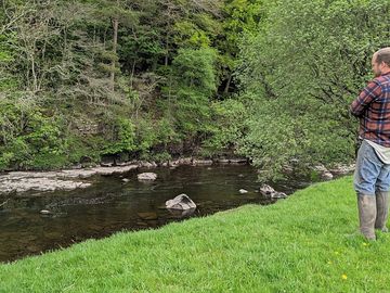 The river south tyne runs along the site