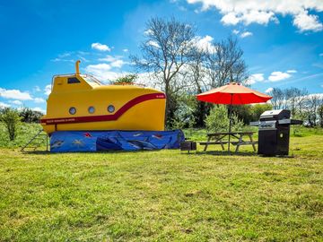 Barbecue and firepit at the pitch