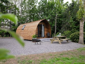 Exterior Oak Cabin