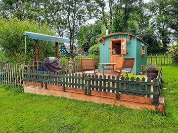 Visitor image of the hut they stayed in