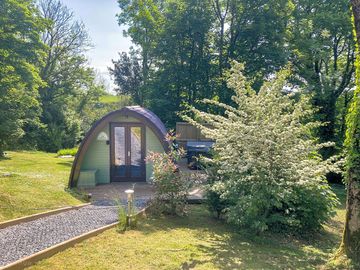 Standard pod with hot tub