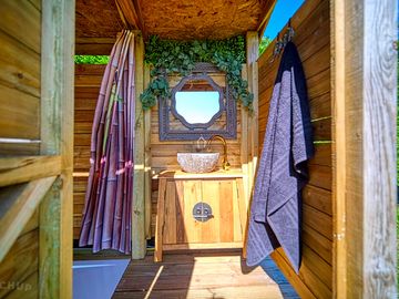 Shower cubicle