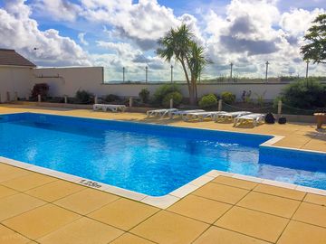 Visitor image of the swimming pool